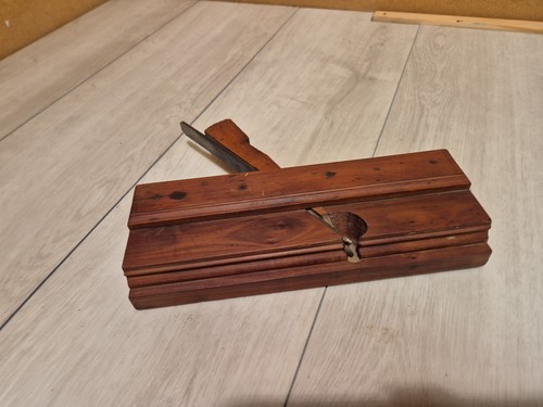 Ancien rabot bois aux forges - ancien,