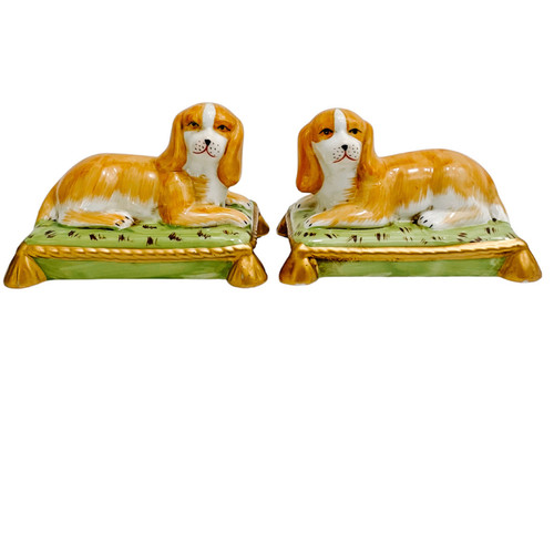 Reclining cavalier king - reclining,