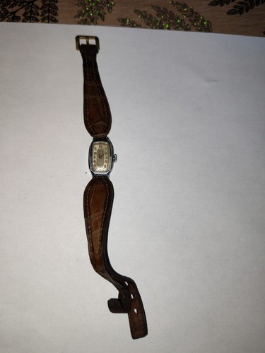 Ancienne montre mécanique - , a
