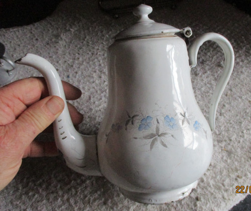 Ancienne jolie cafetière - jolie, à
