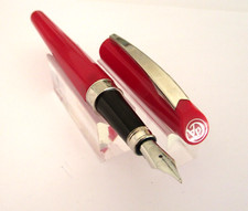 STYLO PLUME CARAN D’ACHE EN RESINE ROUGE TAILLE PLUME M MOYENNE A137