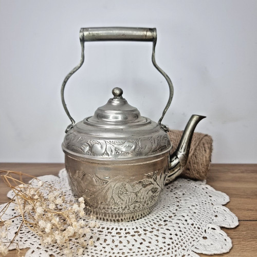 Ancienne théière artisanale - ancienne,
