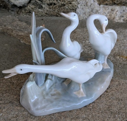Grande figurine groupe - , de