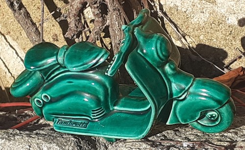 2261 une faience forme - :,
