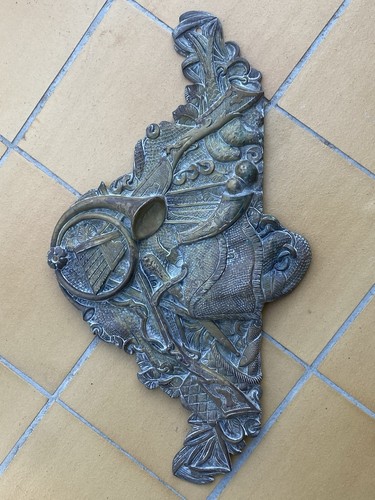 Plaque bronze sur thème - le,