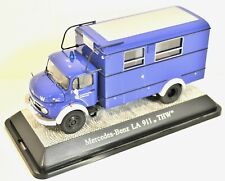 Premium ClassiXXs 1/43. Mercedes-Benz LA911 1963 fourgon vitré. Réf. 006251.