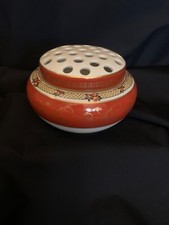 Brule parfum, pique-fleurs