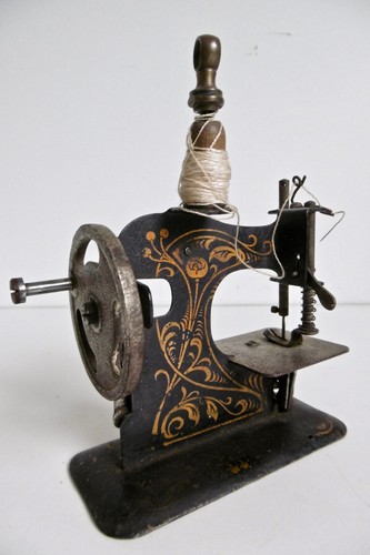 Très petite machine coudre - trÈs,