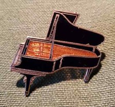 PIN'S - GRAND PIANO - COLLECTION - VERY GOOD CONDITION