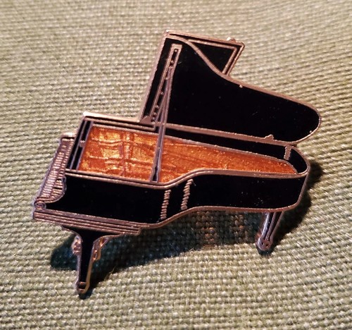 Pin piano queue - piano, À