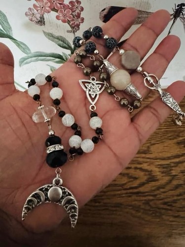Hecate chapelet déesse noire - hecate,
