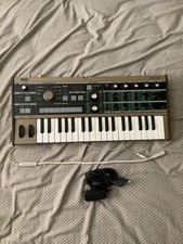 Korg microKORG 37-Key Analog Modeling Synthesizer with Vocoder and Microphone