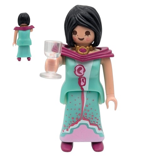 Playmobil figurine femme robe