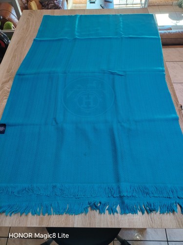 Hermès châle bleu turquoise
