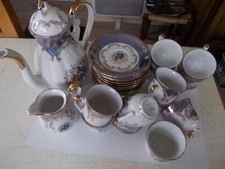 Service à thé/café en porcelaine, BAVARIA, décor scènes galantes.