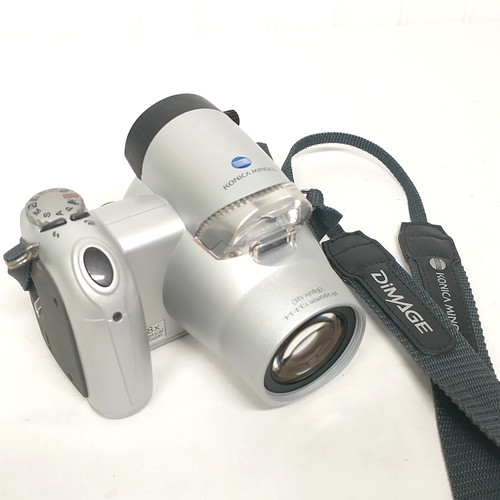Konica minolta dimage z10 - minolta,