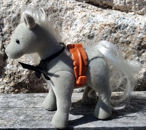 Figurine poney cheval - /,