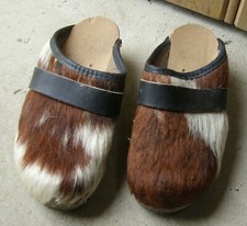 BBL2 Vintage hippie Ancienne PAIRE DE SABOTS bois cuir peau de CHEVRE  taille 32