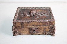 Ancien petit coffret en bois