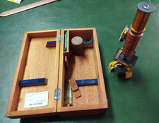 Microscope Ancien + Boite Bois