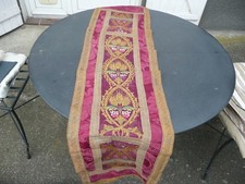 tissu ancien pour ce chemin de