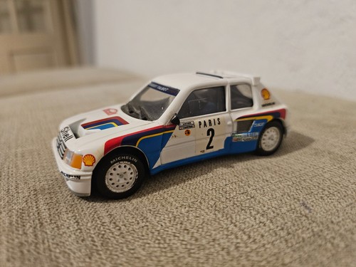 Peugeot 205 t16 vatanen rallye - 205,