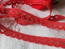 Dentelle vintage rouge rosé