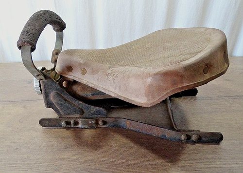 Ancienne selle passager tansad