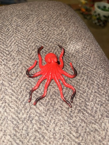 Safari octopus figure red - safari,