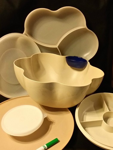 Party set tupperware - of,