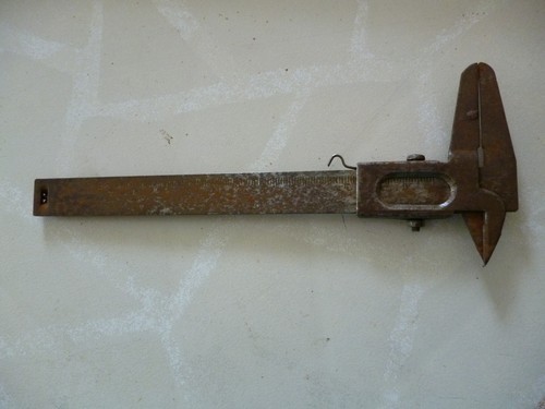 Outil ancien pied coulisse - outil, -pied