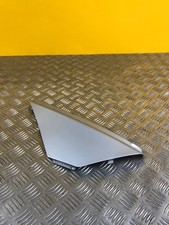 cache laterale droit pour