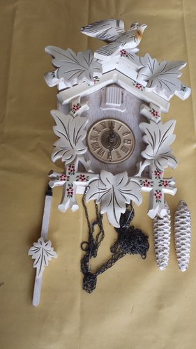 Ancien charmant coucou - , blanc