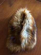 COL EN FOURRURE SYNTHÉTIQUE