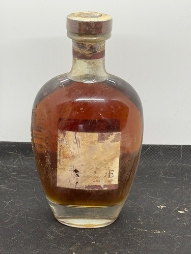 Très vieux whisky four - vieux,
