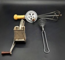 Ancien batteur, fouet, râpe