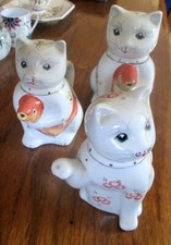 3 Piece Chinese Porcelain Zoomorphic Pouring Teapots Set Rare