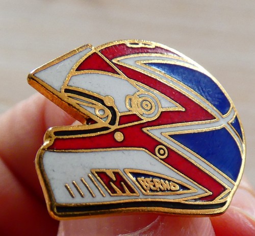 Beau pin casque pilote - pin's,