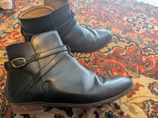 Bottines En Cuir Noir Sezane