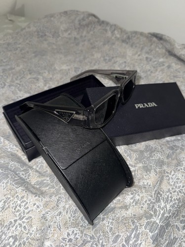 Lunettes soleil prada avec - lunettes,