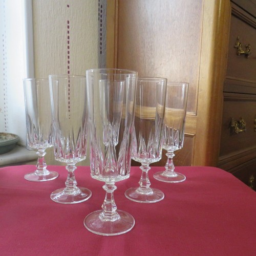 Flutes champagne en - a,