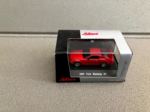 Voiture miniature 2005 - voiture,