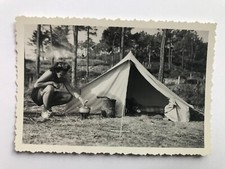 Snapshot Photo originale vintage Femme charme camping cuisine repas - SB468