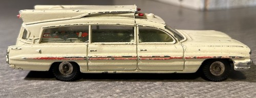 Dinky toys ancienne ambulance - dinky,