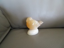 Joli Oiseau En Pierre