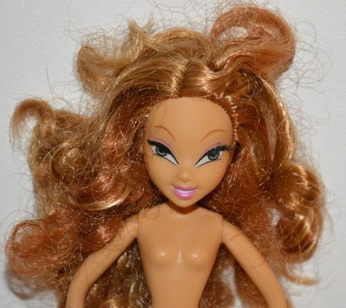 Poupée winx club flora - club,