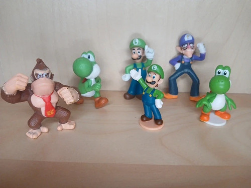 Lot figurines super mario - super,