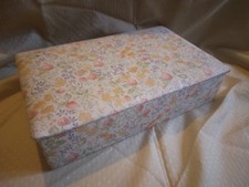 Ancienne boîte à couture en