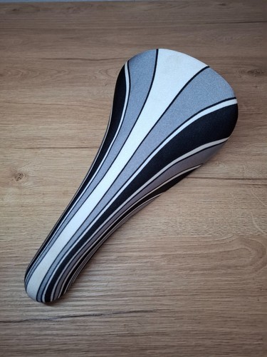 Selle nos ges rétro - selle,