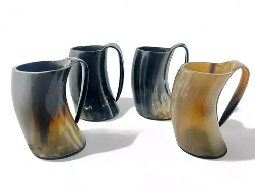 Lot tasses à - 4,